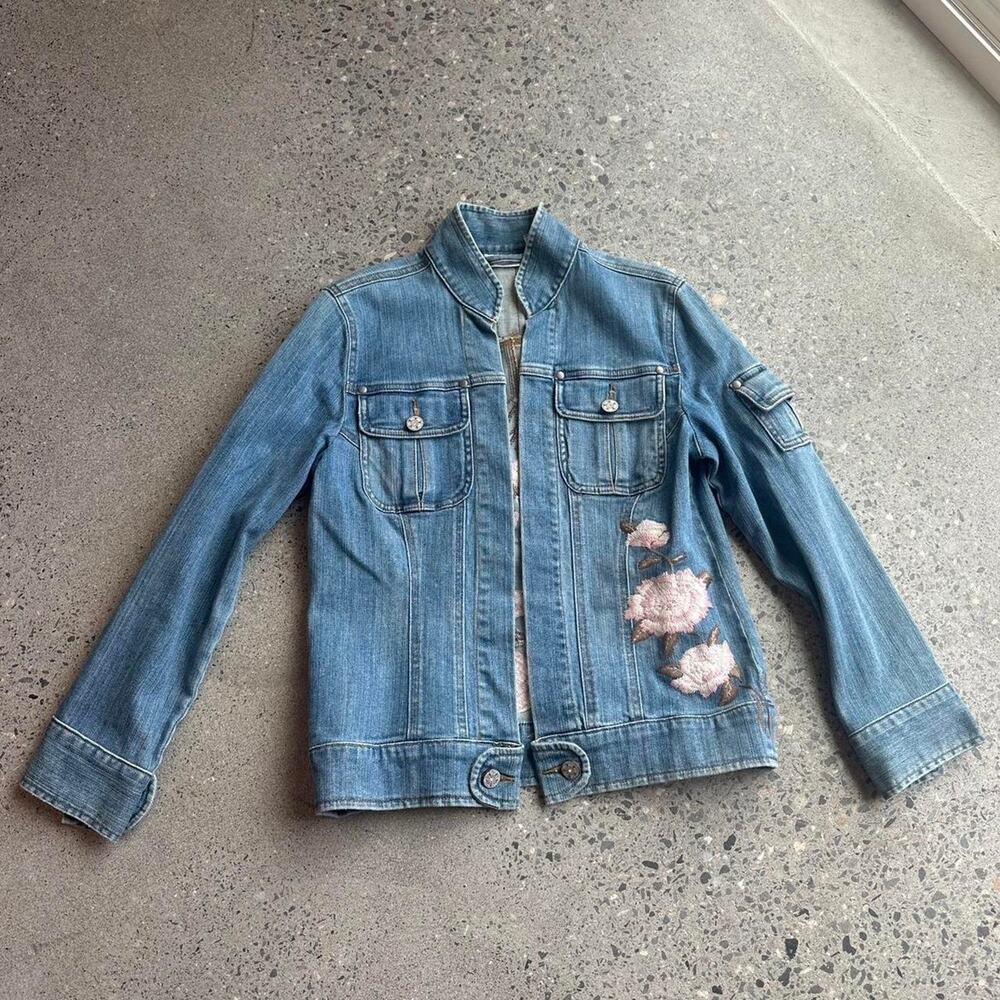 Chico’s Women’s Small Floral Pink Rose Embroidered Denim Jacket Blue Jean Y2K